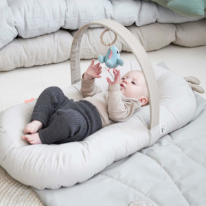 Matelas et arche d'activité bébé Raffi "Sable" Done by Deer
