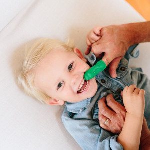 Brossette à dents bébé en silicone Cro Cro le Dinosaure (1-4 ans) The Brushies