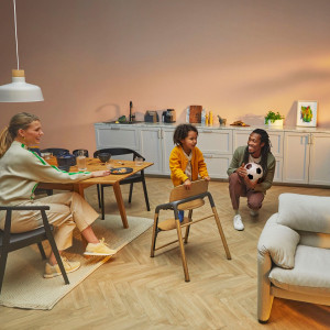 Chaise haute évolutive en bois et bioplastique Giraffe "Bois chaud/Gris" Bugaboo