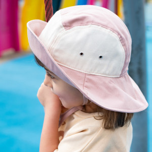 Chapeau bébé en coton bio anti-UV Camper "Rose" Ki et la