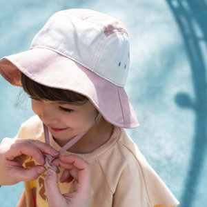 Chapeau bébé en coton bio anti-UV Camper "Rose" Ki et la