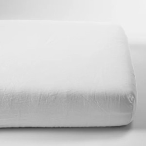 Drap housse bébé 60x120 en Satin de coton bio "Blanc Craie" Kadolis
