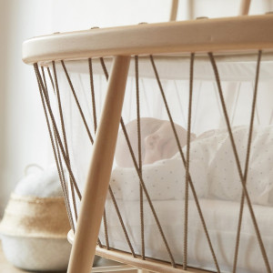 Berceau en bois Kumi Mesh "Lichen" Charlie Crane