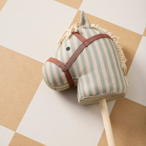 Cheval Bâton en bois Sam "Aiden" (2 ans et +) Kids Concept