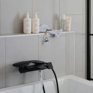 Attache tétine en bois et silicone Eva "Stone" Mushie