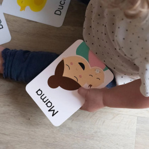 Cartes sensorielles Flash "Mes Premiers mots" Priya & Peanut
