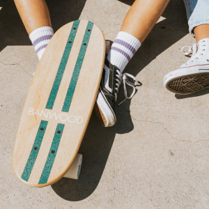 Skateboard en bois enfant "Vert" (3-10 ans) Banwood