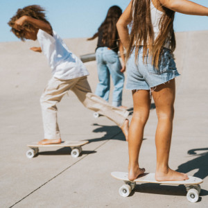 Skateboard en bois enfant "Vert" (3-10 ans) Banwood