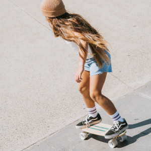 Skateboard en bois enfant "Vert" (3-10 ans) Banwood