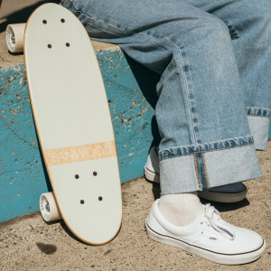 Skateboard en bois enfant "Menthe" (3-8 ans) Banwood