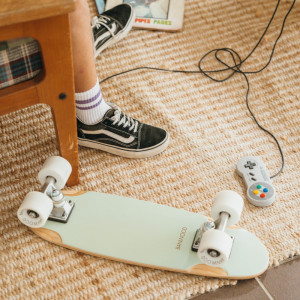 Skateboard en bois enfant "Menthe" (3-8 ans) Banwood