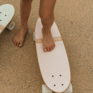 Skateboard en bois enfant "Rose" (3-8 ans) Banwood