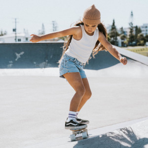 Skateboard en bois enfant "Rose" (3-8 ans) Banwood