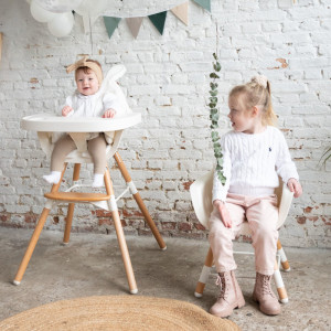 Chaise haute Evolu "Natural/Blanc" + Tablette + Set Pieds Longs + Coussin "Grey" Childhome