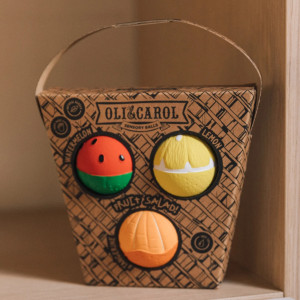 Coffret de balles sensorielles bébé  en caoutchouc naturel "Salade de Fruits" Oli & Carol
