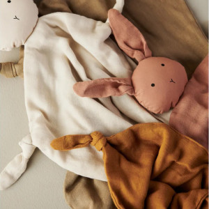 Doudou plat en coton bio Agnete Lapin "Tuscany Rose" Liewood