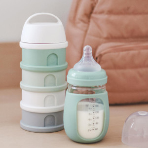 Boites doseuses de lait "Blanc Coton/Vert Sauge" Beaba