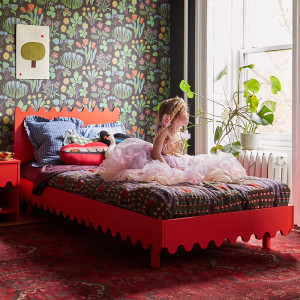 Lit junior 90x200 en bois Moss "Rouge" Oeuf NYC