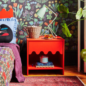Table de chevet en bois Moss "Rouge"