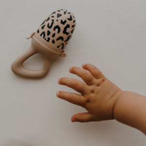 Tétine bébé Grignoteuse en silicone "Sauvage" Zakuw