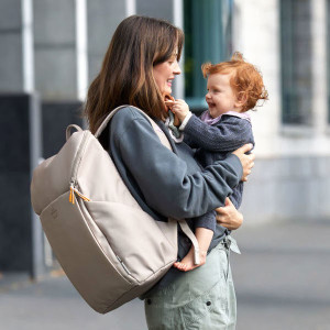 Sac à langer à dos mixte en PET recyclé Green Label Slender Up "Taupe" Lassig