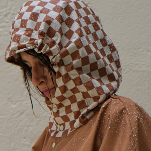 Poncho de pluie Long "Damier Marron" (adulte) Poule Party