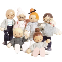 Set La Famille de Poupées en bois (7 pièces)
