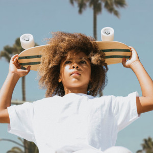 Skateboard enfant en bois "Bleu Marine" (3-10 ans) Banwood