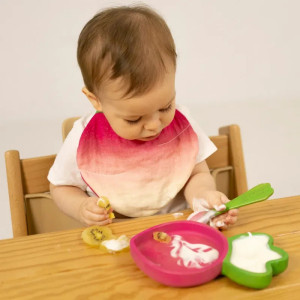 Ensemble Assiette & Cuillère bébé en bois d'hevea "Ramona Le Radis" Oli & Carol
