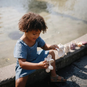 Jouet de bain en silicone "Roue à eau" (10 mois et +) Mushie