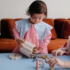 Boite à formes "Coins & Tubes" (10 mois et +)