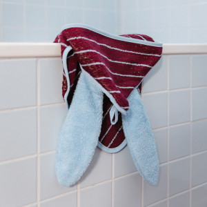 Cape de bain en coton "Lapin Bordeaux" (0-2 ans) Quut