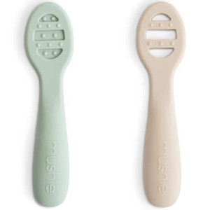 Cuillère bébé en silicones 1er âge "Bleu Cambridge" Mushie