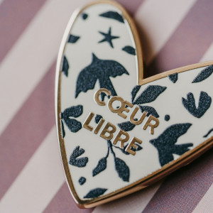 Pin's "Coeur Libre" Zakuw