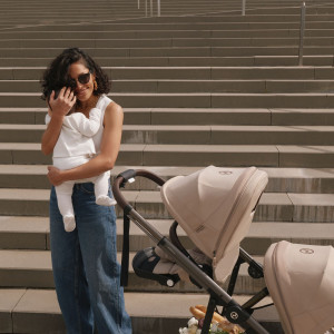  Poussette électrique eGazelle S "Almond Beige" Cybex