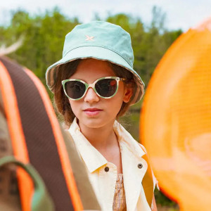 Bob bébé et enfant réversible anti-UV "Rayures Vert Sauge"