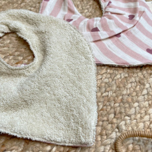 Bavoirs bandana en mousseline de coton bio et éponge Mael "Candy Cane" Milinane