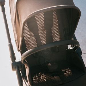  Poussette Cybex Melio Carbon 6 "Almond Beige" (2026)