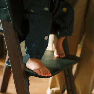 Chaise Haute évolutive 2-en-1 Steps "Noir / Brun Chaud" Stokke