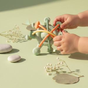 Jouet sensoriel en silicone "Etoile Verte" (10 mois et +) Little L