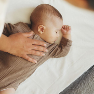 Drap housse pour lit de voyage light en coton bio  BabybJörn