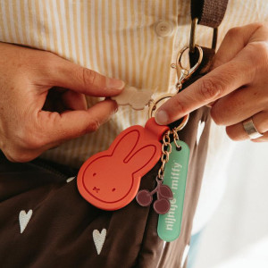 Porte-clés Charm en silicone Miffy "Menthe" Atelier Pierre