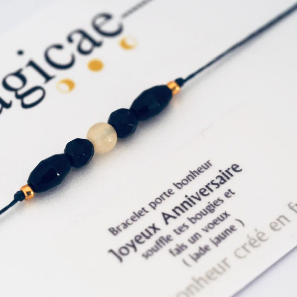 Bracelet porte-bonheur en pierres naturelles "JOYEUX ANNIVERSAIRE"