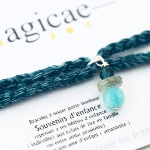 Bracelet porte-bonheur en pierres naturelles à nouer "SOUVENIRS D'ENFANCE"