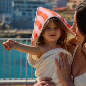 Cape de bain bébé en éponge et gaze de coton Capsule "Elma - Rayures Orange" (0-8 ans)